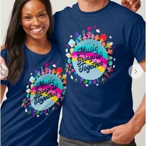 TROLLS World Tour Music Brings Us Together T-Shirt Tee, Size Medium